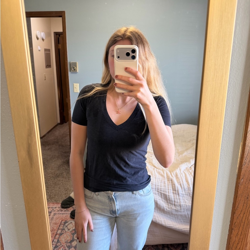 lululemon athletica Black V-Neck Short Sleeve Tee